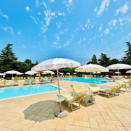 דירה Scylla - 200 M Dal Di Garda Con Piscina *
