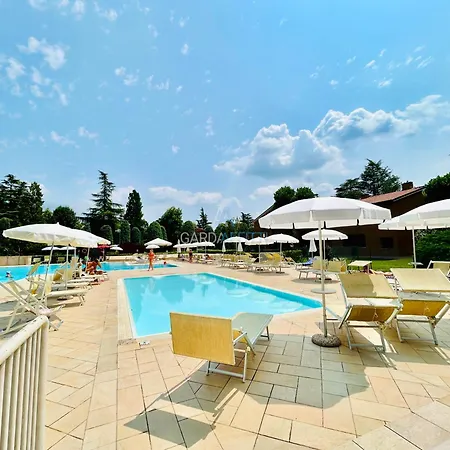 Scylla - 200 M Dal Di Garda Con Piscina דירה סירמיונה